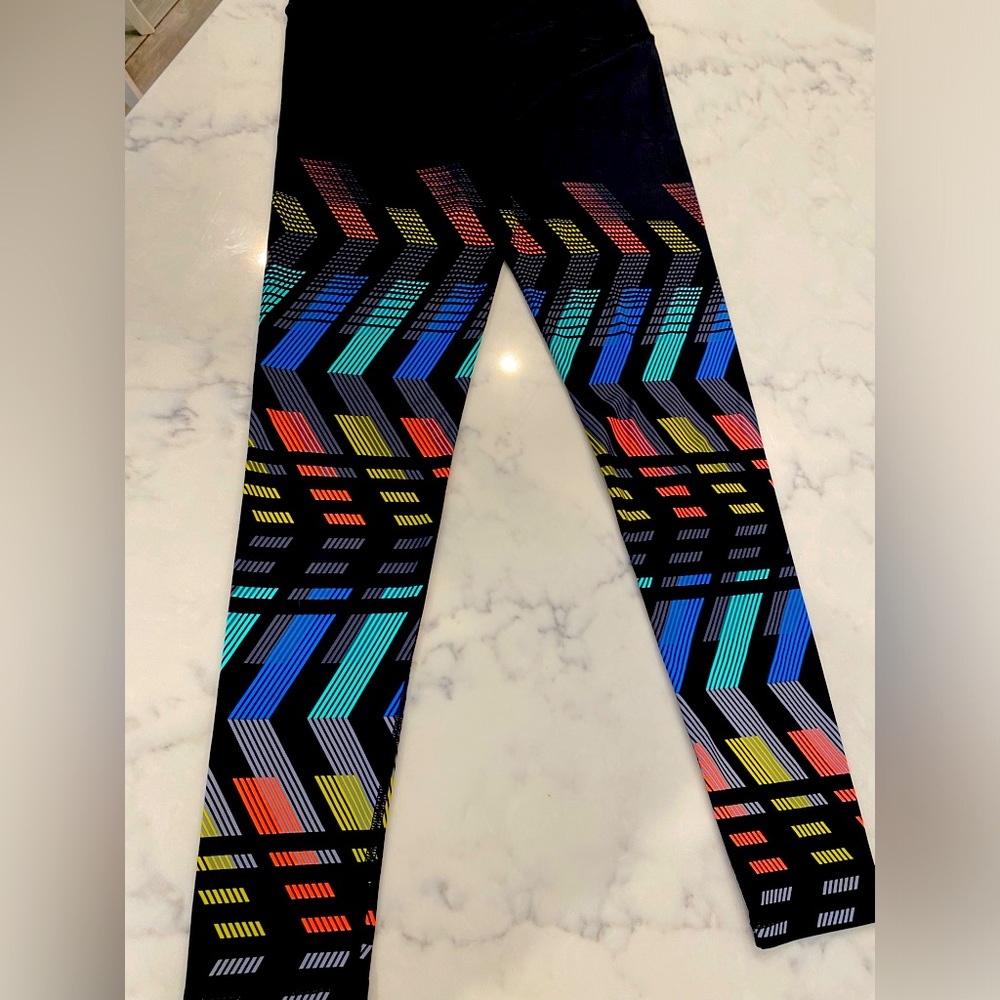 Victoria’s Secret pink leggings, limited edition, nwt